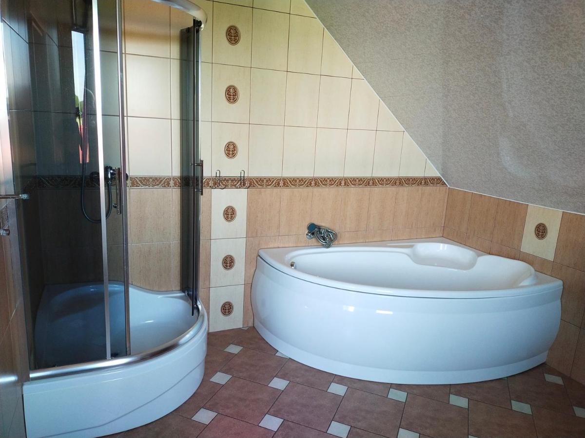 ホテル Wzgorze Baranow Odargowo エクステリア 写真